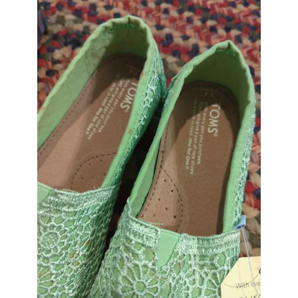 Brand New & Authentic TOMS Classics Shoes Size Youth 4 Lime‎ Crochet NIB *READ*